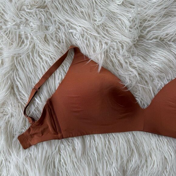 Skims Wireless Form T-shirt Bra Bronze Size 34DDDD - Picture 9 of 12